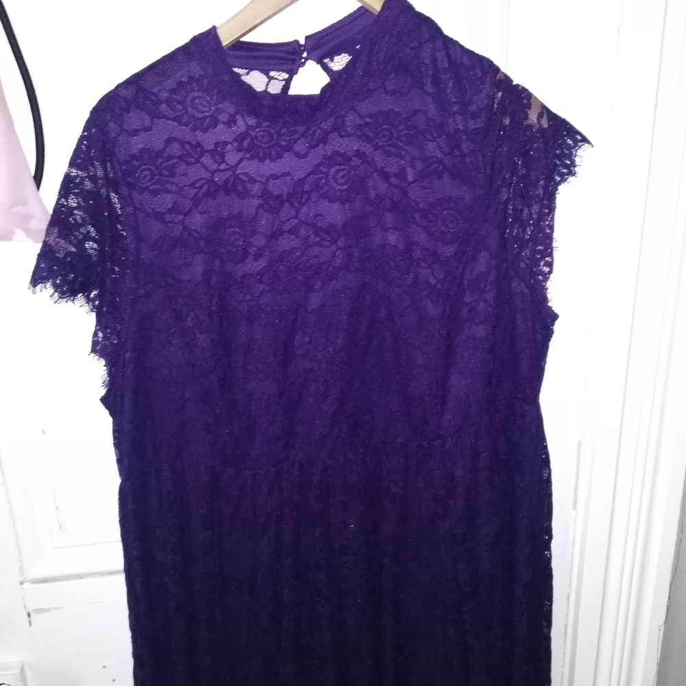 I am selling a dress with a belt